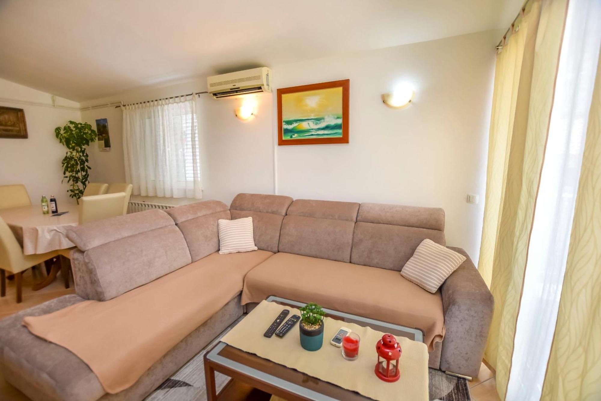 Apartments Jasna Primosten Exterior photo
