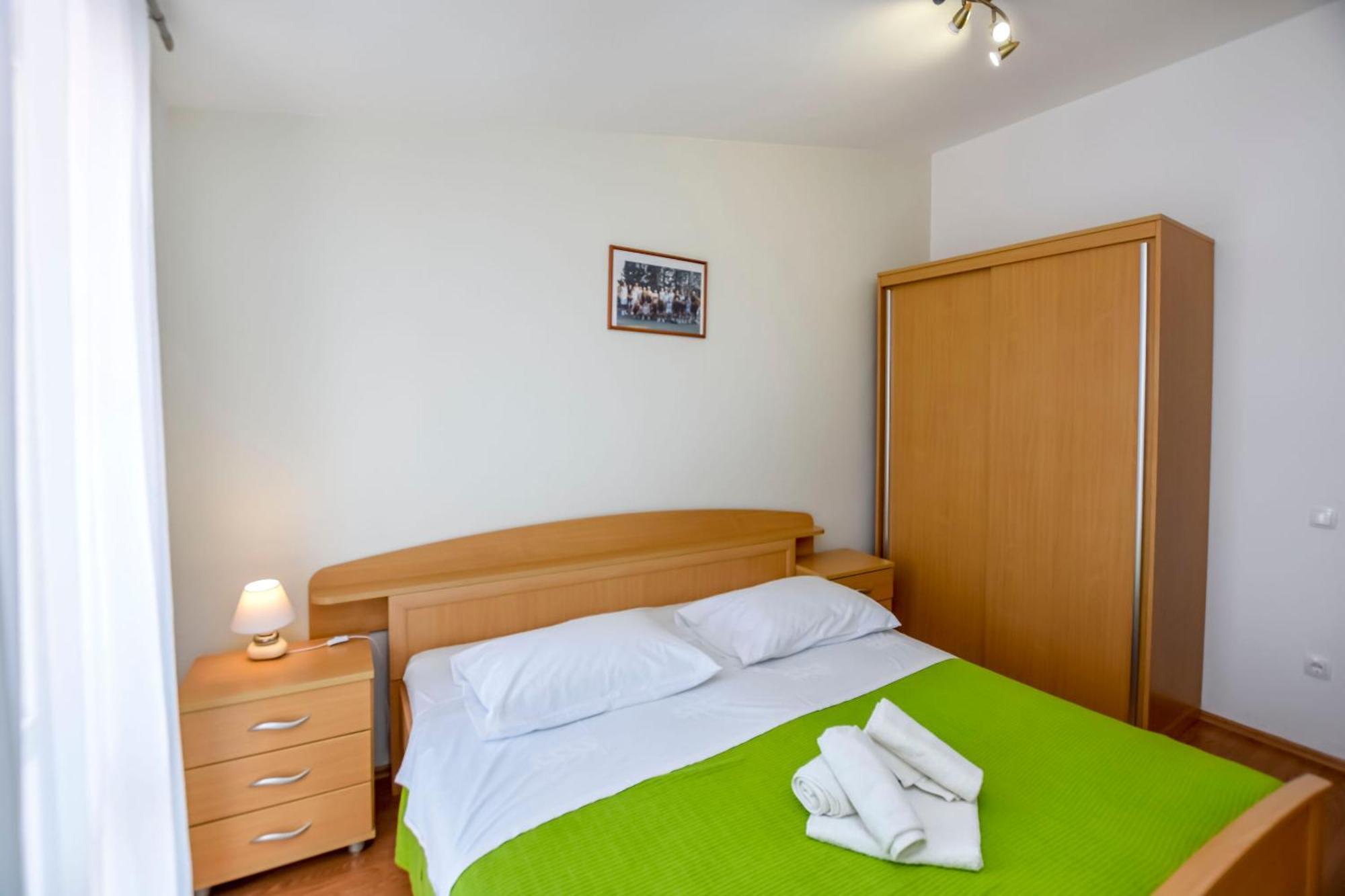 Apartments Jasna Primosten Exterior photo